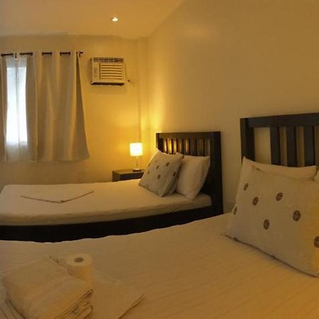 Victoria'S Bed & Breakfast Puerto Galera Exteriör bild